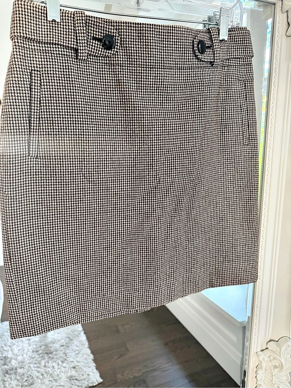 Banana Republic Houndstooth Mini Skirt in Brown & White